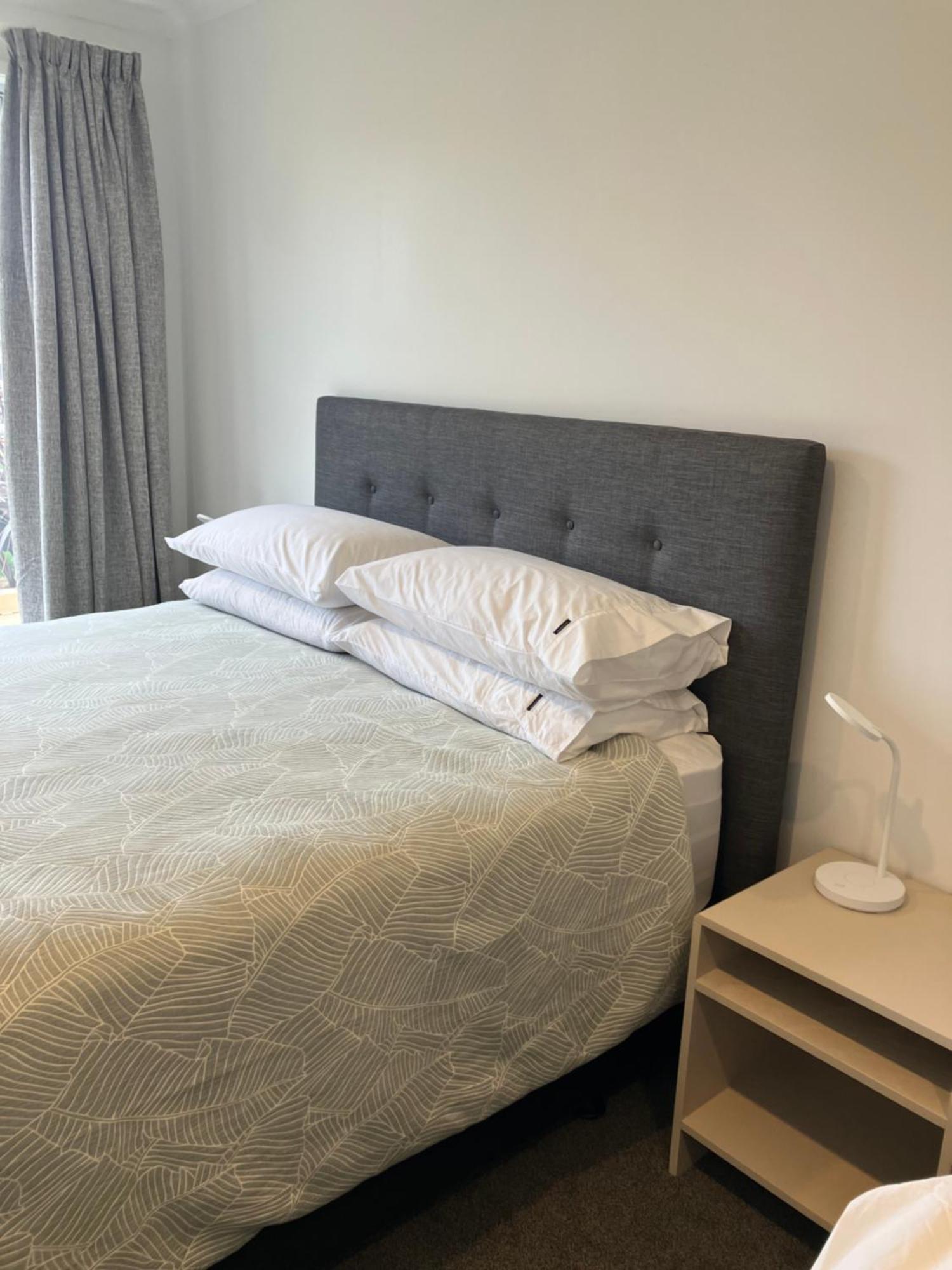 Tripinn Modern Motels & Affordable Accommodation Westport Bagian luar foto