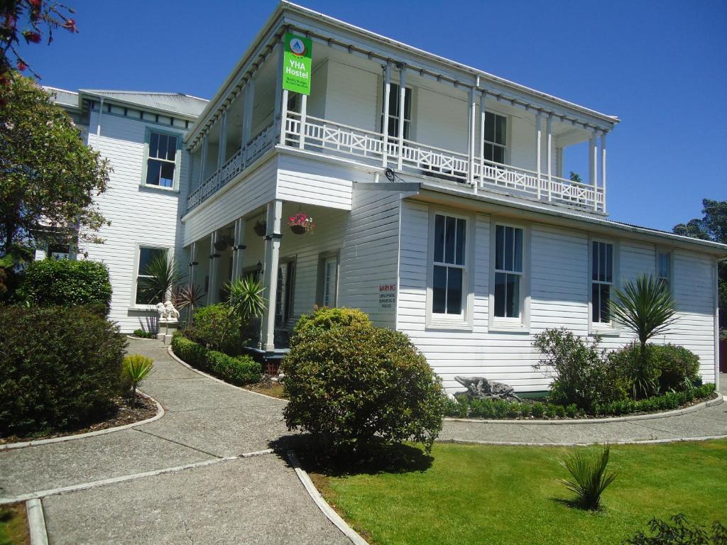 Tripinn Modern Motels & Affordable Accommodation Westport Bagian luar foto