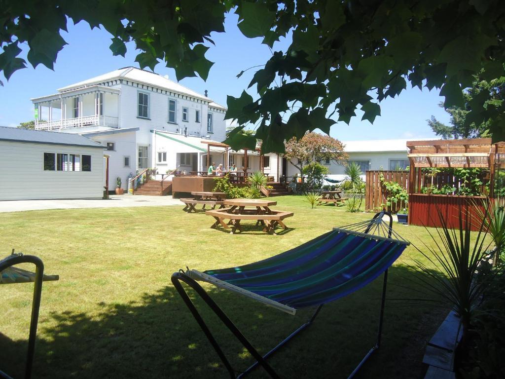 Tripinn Modern Motels & Affordable Accommodation Westport Bagian luar foto