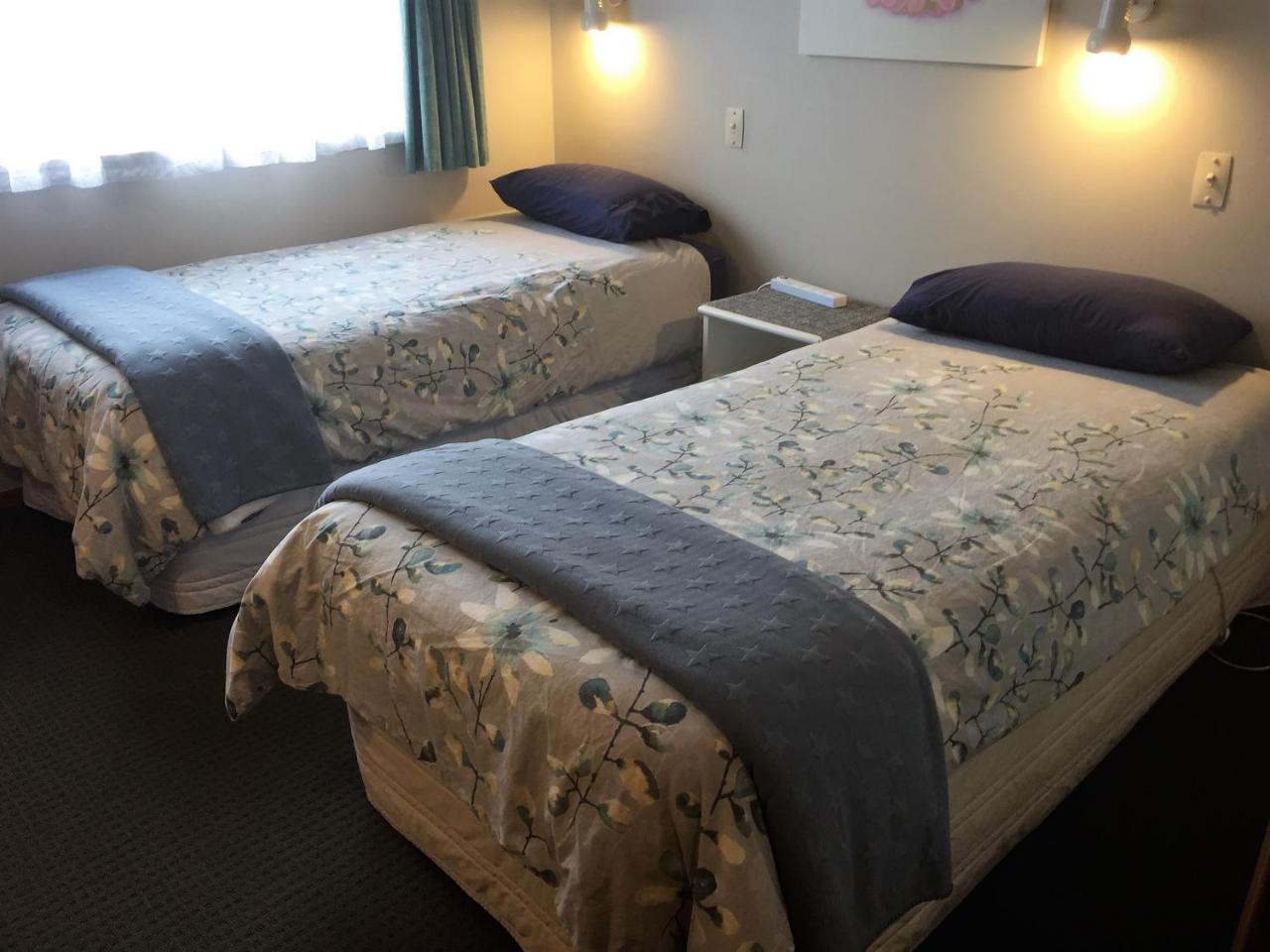 Tripinn Modern Motels & Affordable Accommodation Westport Bagian luar foto