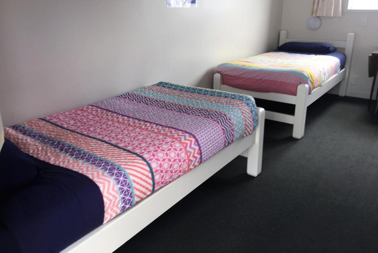 Tripinn Modern Motels & Affordable Accommodation Westport Bagian luar foto