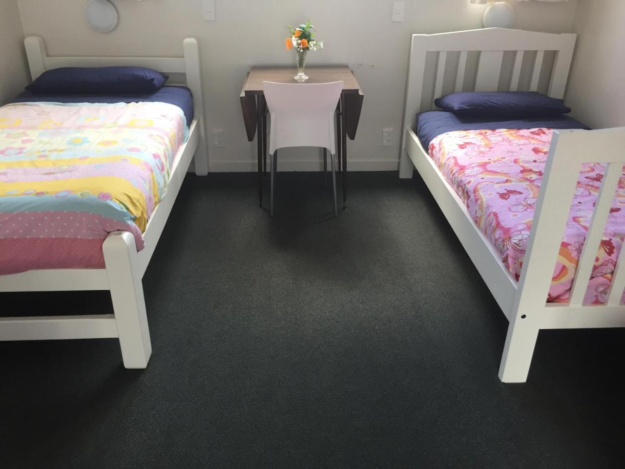 Tripinn Modern Motels & Affordable Accommodation Westport Bagian luar foto